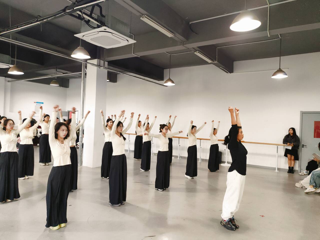 4d147db0a5dcabcb.jpg 4d147db0a5dcabcb.jpg